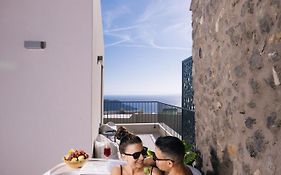 Mirthea Suites